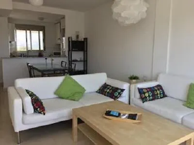 Bonito Con Terraza Y Piscina Oliva