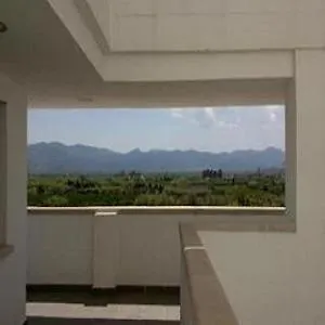 Apartment Bonito Con Terraza Y Piscina