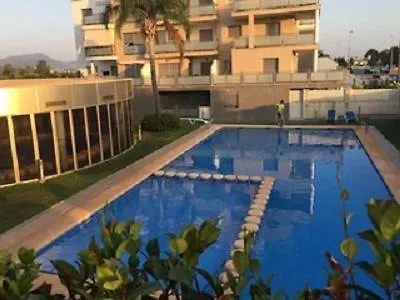Bonito Con Terraza Y Piscina Apartment